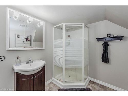 14 Avra Court, Guelph, ON - Indoor Photo Showing Bathroom