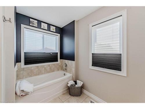 39 Ingram Drive, Guelph, ON - Indoor Photo Showing Bathroom