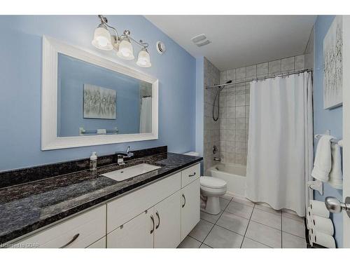 39 Ingram Drive, Guelph, ON - Indoor Photo Showing Bathroom