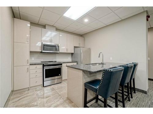 728-2490 Old Bronte Road, Oakville, ON - Indoor Photo Showing Kitchen With Stainless Steel Kitchen