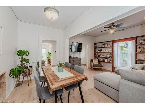 31 Bagot Street, Guelph, ON - Indoor Photo Showing Living Room