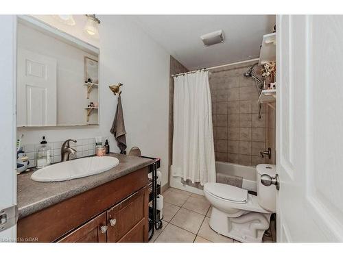 31 Bagot Street, Guelph, ON - Indoor Photo Showing Bathroom