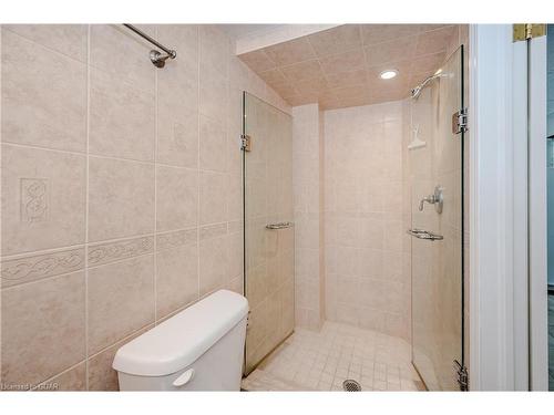 153 Anne Boulevard, Milton, ON - Indoor Photo Showing Bathroom