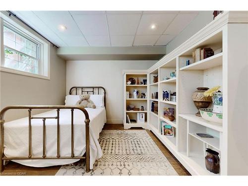 170 West Street N, Orillia, ON - Indoor Photo Showing Bedroom