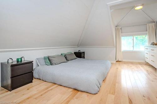 90 Yorkshire Street N, Guelph, ON - Indoor Photo Showing Bedroom