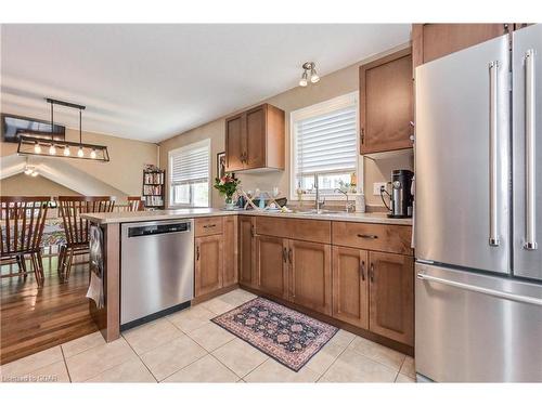 20 Harcourt Place, Fergus, ON - Indoor Photo Showing Kitchen With Double Sink