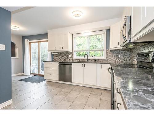 236 Ironwood Road, Guelph, ON - Indoor Photo Showing Kitchen With Upgraded Kitchen