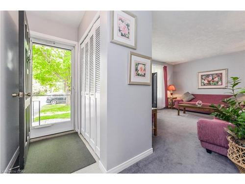 39 Nichol St W, Elora, ON - Indoor Photo Showing Other Room