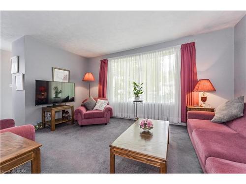 39 Nichol St W, Elora, ON - Indoor Photo Showing Living Room