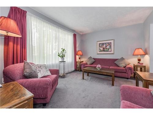 39 Nichol St W, Elora, ON - Indoor Photo Showing Living Room