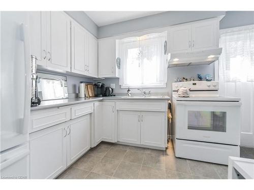 39 Nichol St W, Elora, ON - Indoor Photo Showing Kitchen