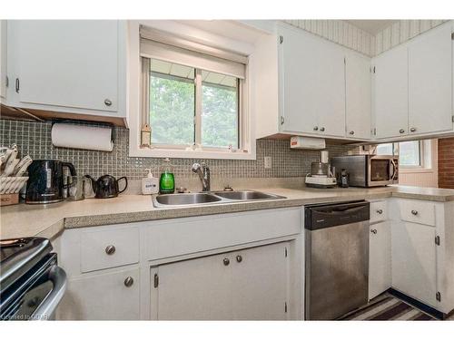 575 Hill Street E, Fergus, ON - Indoor Photo Showing Kitchen With Double Sink