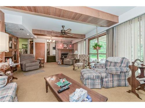 575 Hill Street E, Fergus, ON - Indoor Photo Showing Living Room