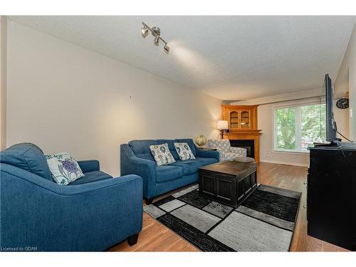 23-60 Ptarmigan Drive, Guelph, ON - Indoor Photo Showing Living Room