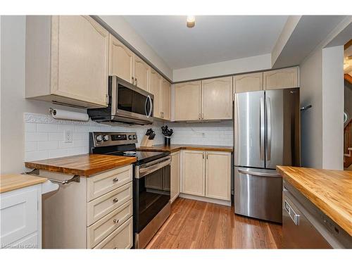 23-60 Ptarmigan Drive, Guelph, ON - Indoor Photo Showing Kitchen With Stainless Steel Kitchen