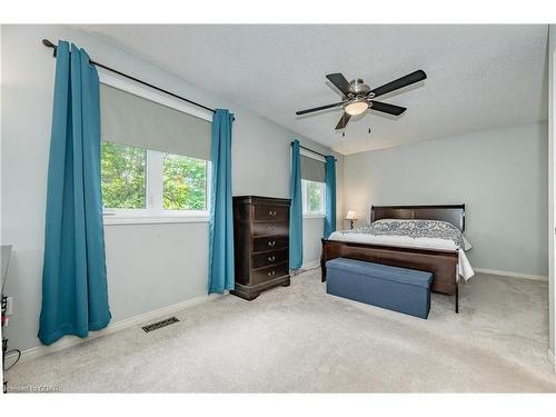 23-60 Ptarmigan Drive, Guelph, ON - Indoor Photo Showing Bedroom