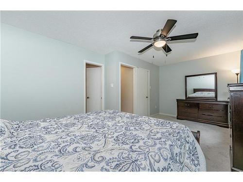 23-60 Ptarmigan Drive, Guelph, ON - Indoor Photo Showing Bedroom