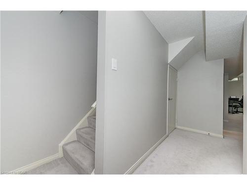 23-60 Ptarmigan Drive, Guelph, ON - Indoor Photo Showing Other Room