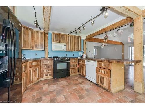 449 Geddes Street, Elora, ON - Indoor Photo Showing Kitchen