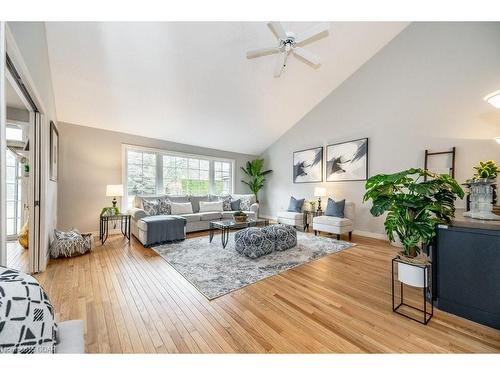 5 Wild Rose Court, Guelph, ON - Indoor Photo Showing Living Room