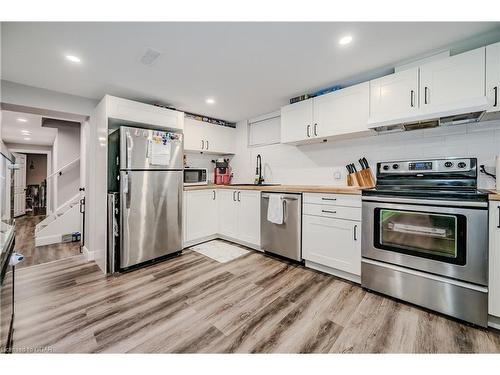 31 Sharon Avenue, Welland, ON - Indoor Photo Showing Kitchen