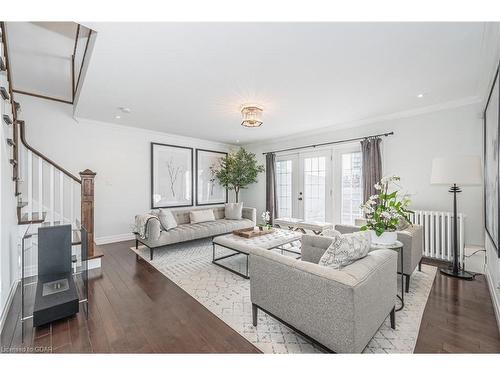 38 Arthur Street N, Guelph, ON - Indoor Photo Showing Living Room