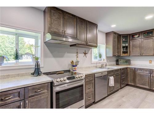 8709 Wellington Rd 16 Road, Wellington North, ON - Indoor Photo Showing Kitchen