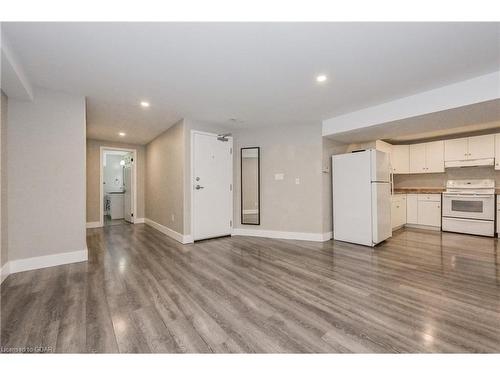 78 Gibbons Drive, Fergus, ON - Indoor Photo Showing Kitchen