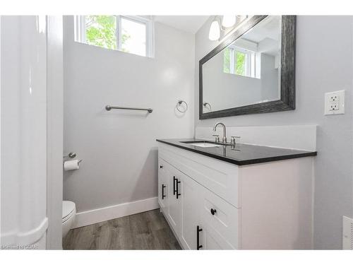 78 Gibbons Drive, Fergus, ON - Indoor Photo Showing Bathroom