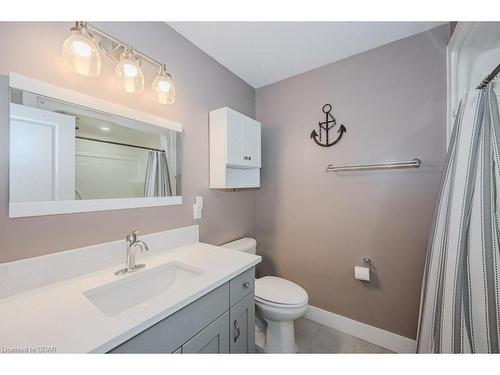 18-744 Nelson Street W, Port Dover, ON - Indoor Photo Showing Bathroom