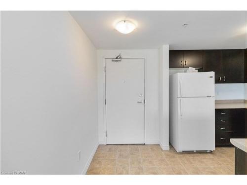 314-43 Goodwin Drive, Guelph, ON - Indoor Photo Showing Kitchen