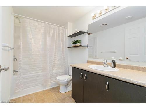 314-43 Goodwin Drive, Guelph, ON - Indoor Photo Showing Bathroom