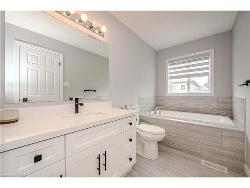 30 John Brabson Crescent, Guelph, ON - Indoor Photo Showing Bathroom