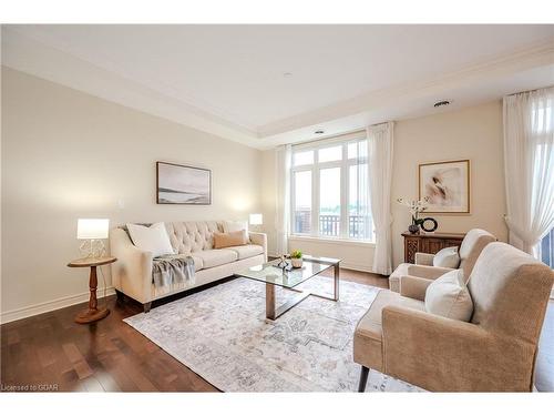 406-65 Bayberry Drive, Guelph, ON - Indoor Photo Showing Living Room