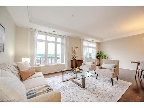 406-65 Bayberry Drive, Guelph, ON - Indoor Photo Showing Living Room