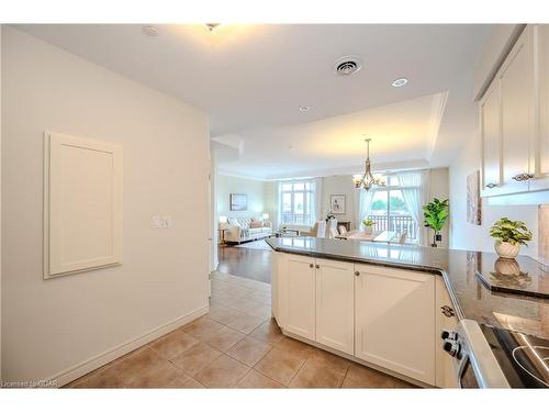 406-65 Bayberry Drive, Guelph, ON - Indoor Photo Showing Kitchen