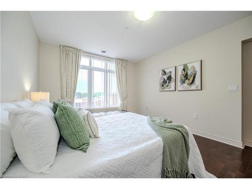 406-65 Bayberry Drive, Guelph, ON - Indoor Photo Showing Bedroom