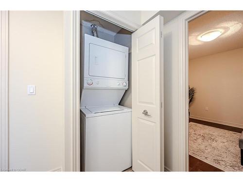 406-65 Bayberry Drive, Guelph, ON - Indoor Photo Showing Laundry Room