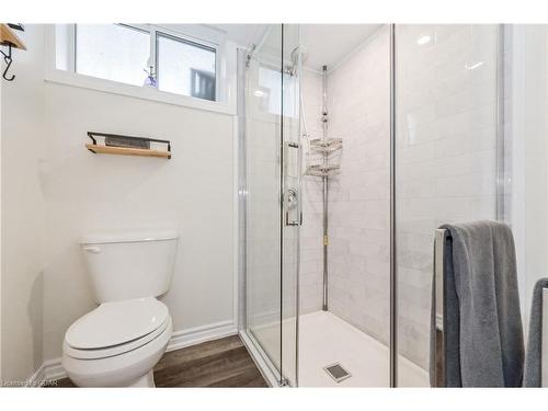 16 Joseph Street, Guelph, ON - Indoor Photo Showing Bathroom