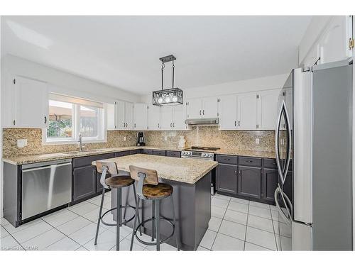 38 Weir Drive, Guelph, ON - Indoor Photo Showing Kitchen With Upgraded Kitchen