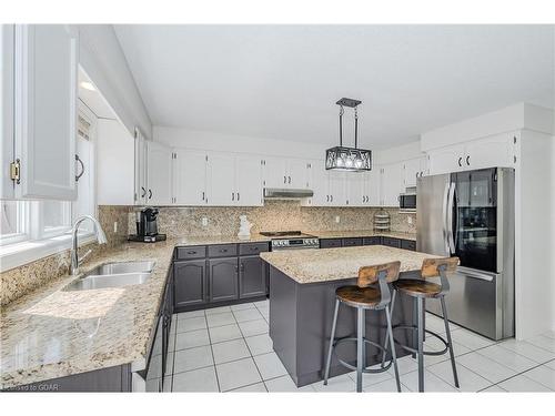 38 Weir Drive, Guelph, ON - Indoor Photo Showing Kitchen With Double Sink With Upgraded Kitchen