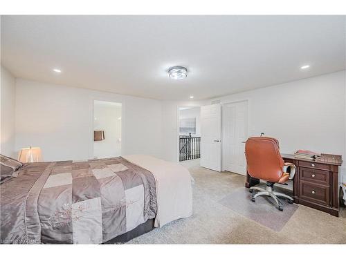 38 Weir Drive, Guelph, ON - Indoor Photo Showing Bedroom