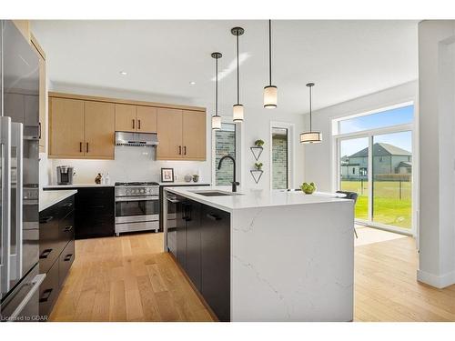 2583 Buroak Drive, London, ON - Indoor Photo Showing Kitchen With Upgraded Kitchen