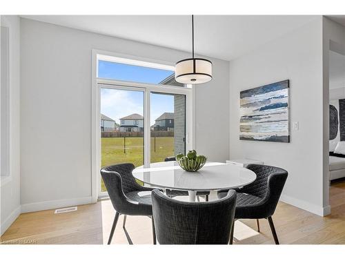 2583 Buroak Drive, London, ON - Indoor Photo Showing Dining Room