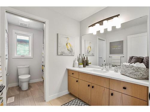 2583 Buroak Drive, London, ON - Indoor Photo Showing Bathroom