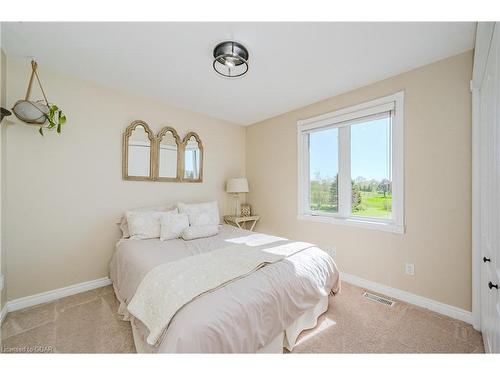 7177 Ariss Valley Road, Guelph/Eramosa, ON - Indoor Photo Showing Bedroom