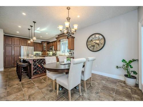 122 Kortright Road E, Guelph, ON - Indoor Photo Showing Dining Room