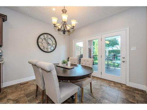 122 Kortright Road E, Guelph, ON - Indoor Photo Showing Dining Room