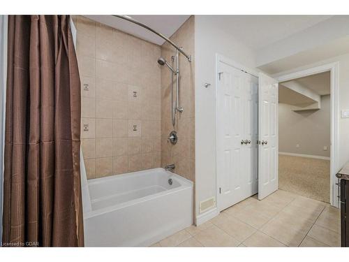 122 Kortright Road E, Guelph, ON - Indoor Photo Showing Bathroom