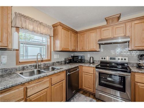 41 Cedarbush Crescent Pvt Crescent, Puslinch, ON - Indoor Photo Showing Kitchen With Double Sink